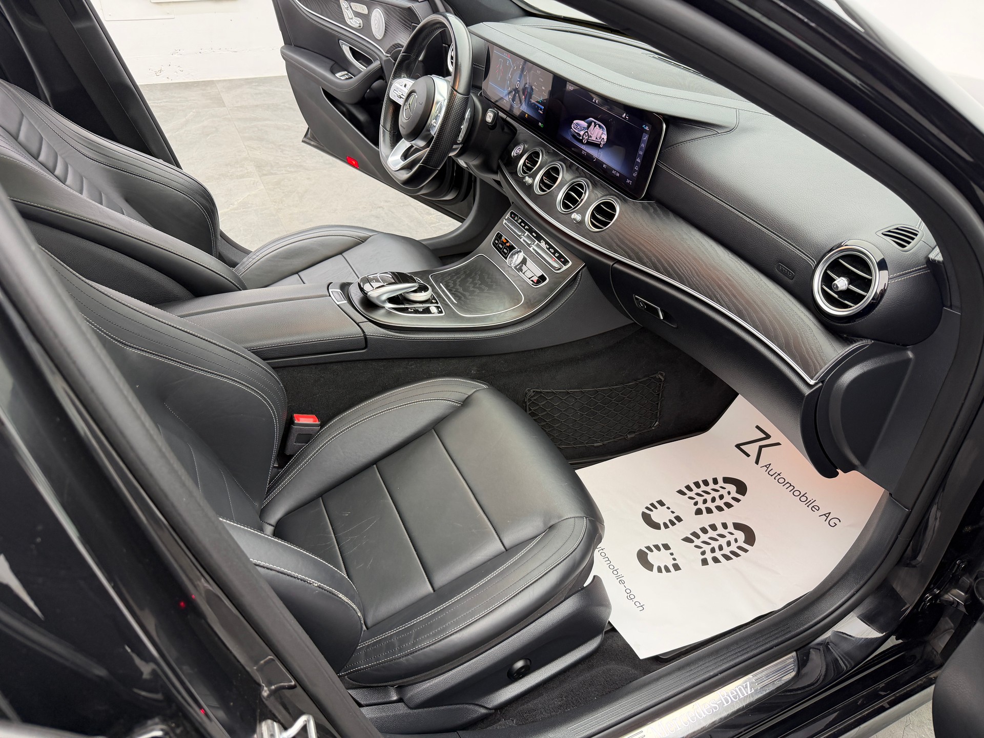 MERCEDES-BENZ E 400 d AMG Line 4Matic 340PS Obsidian Black Metallic 9G-Tronic / 360° Kamera / Panoramadach / Leder / Burmester Soundsystem /-image-10