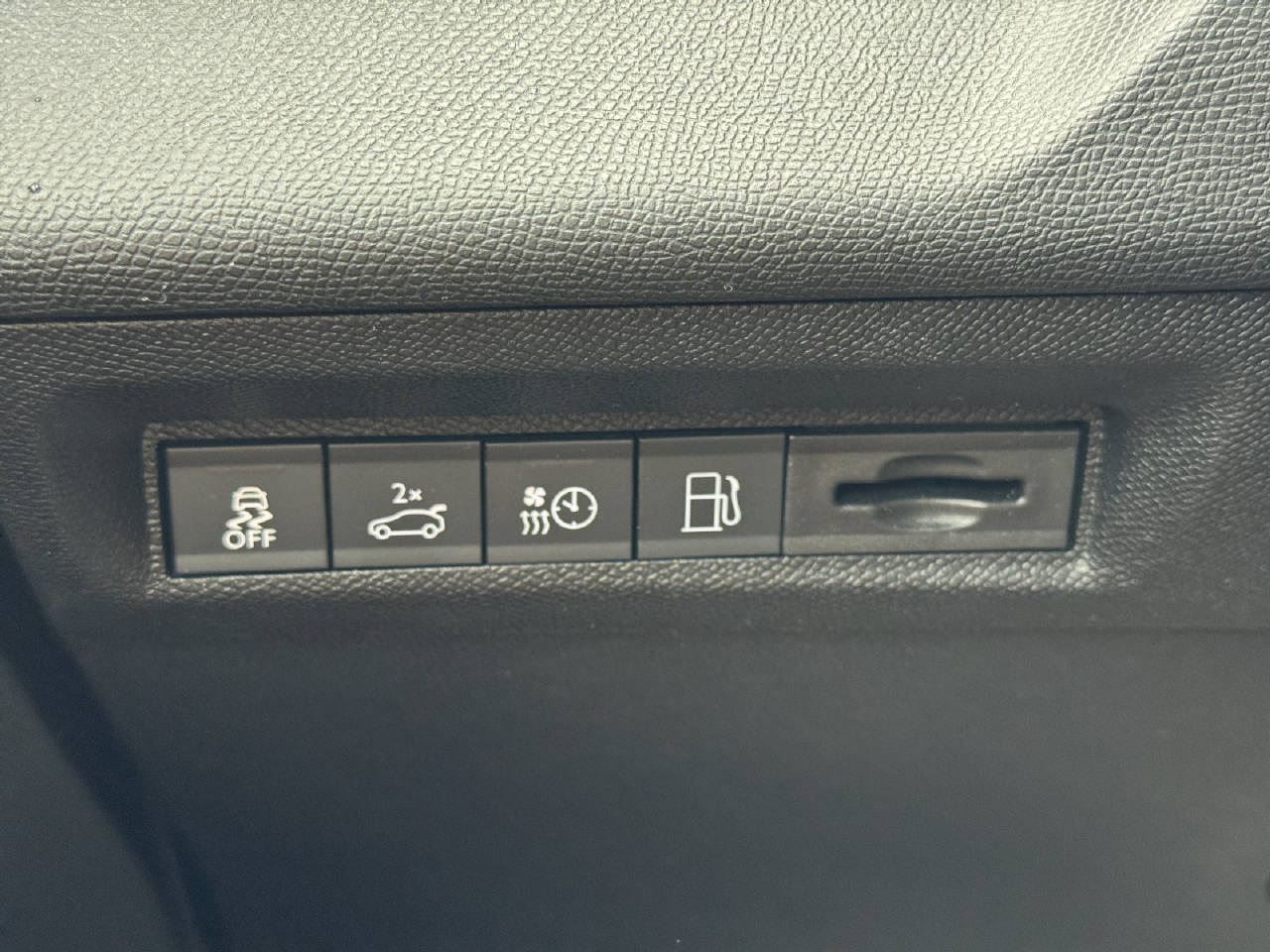 PEUGEOT 308 SW 1.6 PHEV 225 GT Pack-image-14