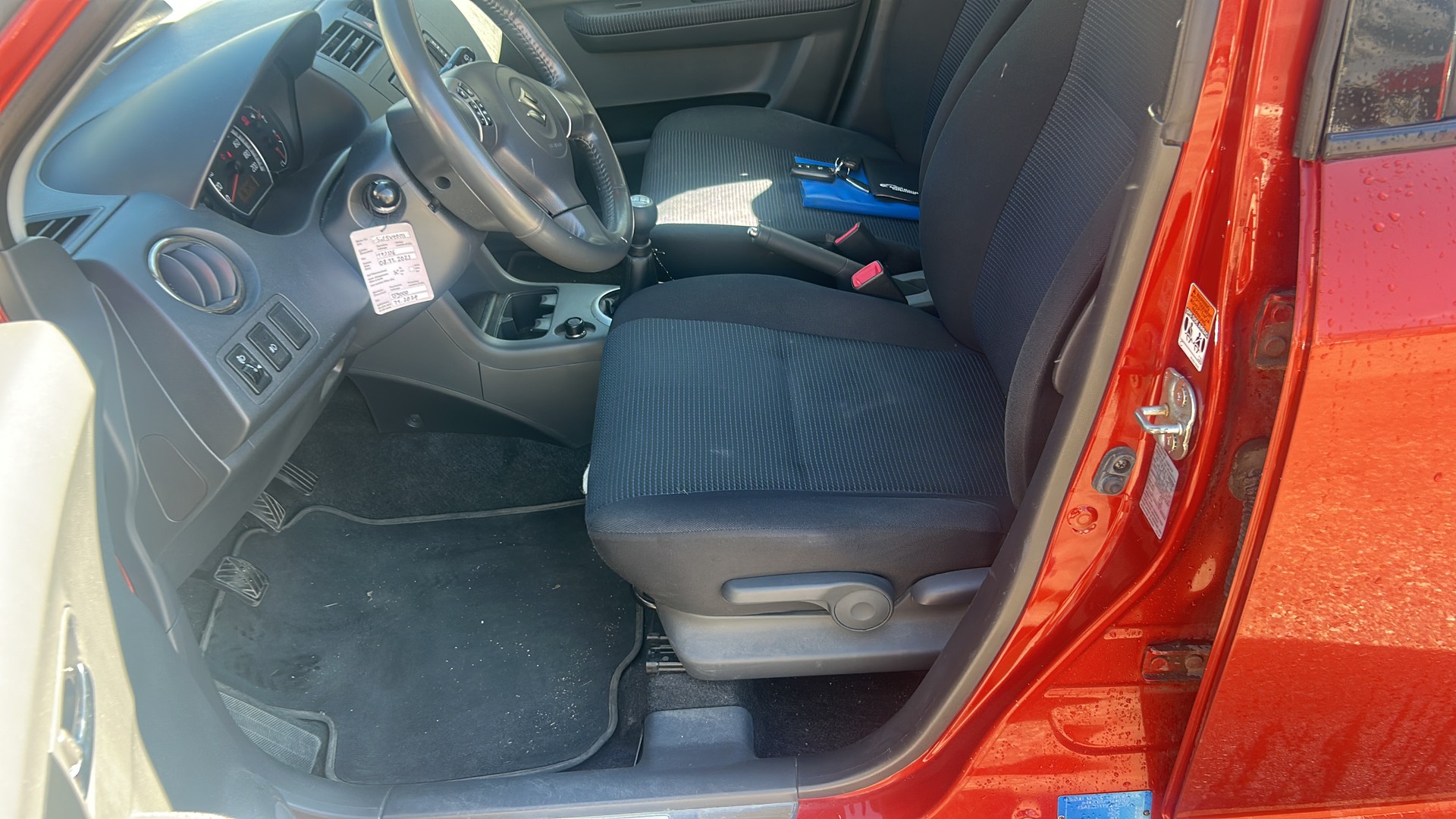 SUZUKI Swift 1.3i 16V GL Top Piz Sulai LE 4x4-image-7