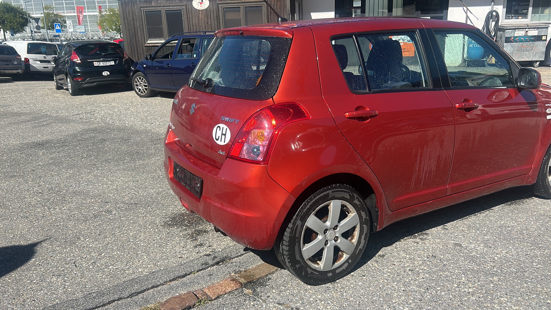 SUZUKI Swift 1.3i 16V GL Top Piz Sulai LE 4x4-image-3