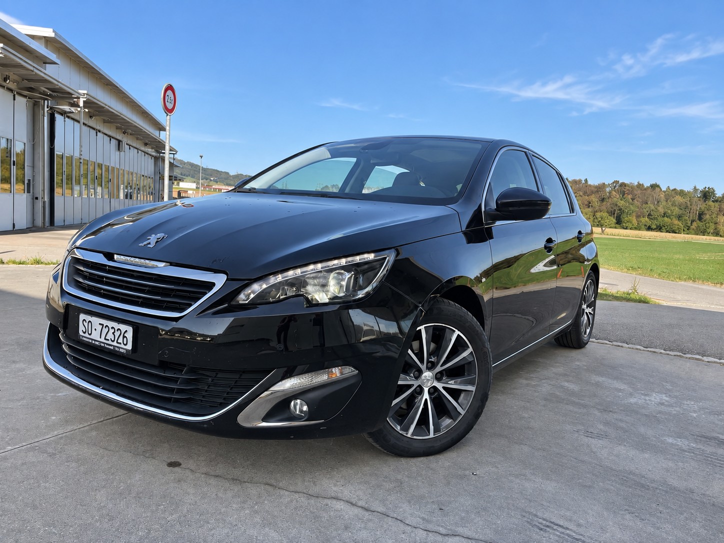 PEUGEOT 1.6 e-HDi Feline-image-0