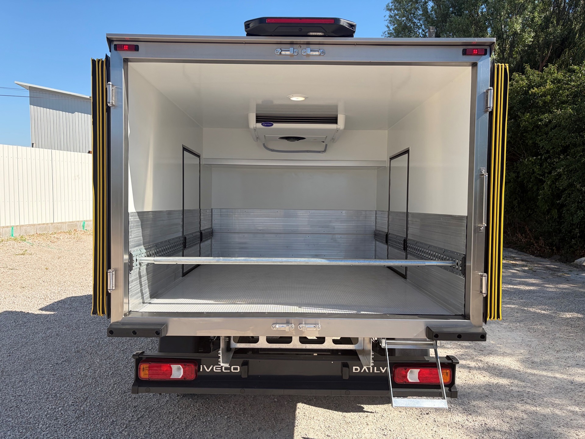IVECO 35S16H A8 Döner Carrier TK -20 Grad Koffer mit 1000kg Nutzlast-image-7