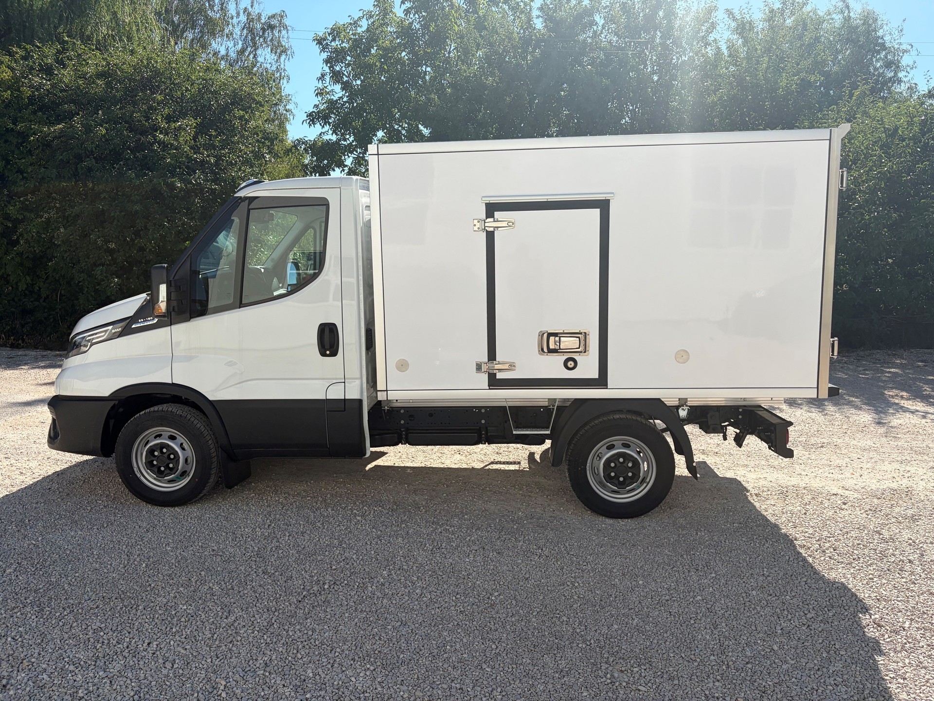 IVECO 35S16H A8 Döner Carrier TK -20 Grad Koffer mit 1000kg Nutzlast-image-3