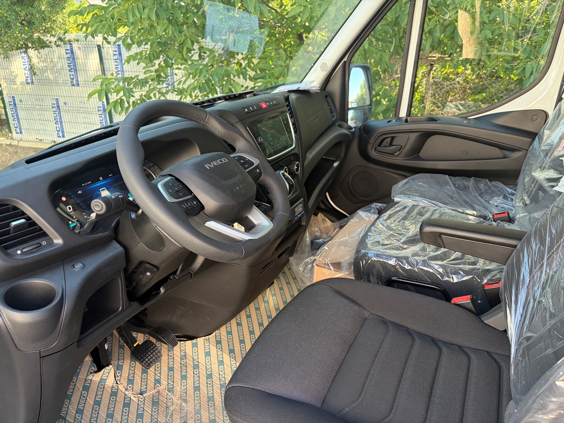 IVECO 35S16H A8 Döner Carrier TK -20 Grad Koffer mit 1000kg Nutzlast-image-8