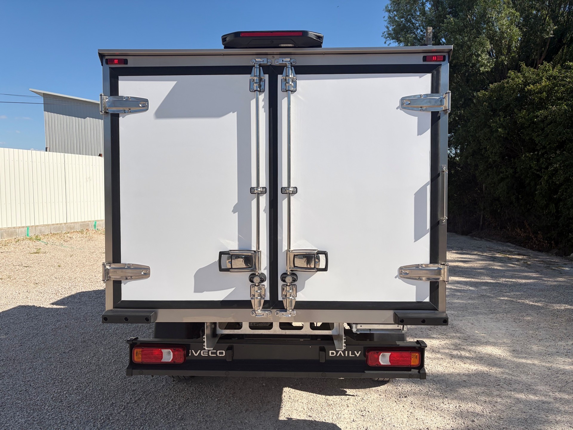 IVECO 35S16H A8 Döner Carrier TK -20 Grad Koffer mit 1000kg Nutzlast-image-6
