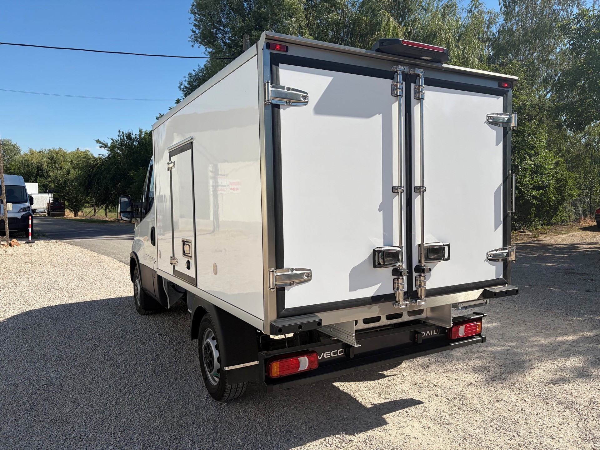 IVECO 35S16H A8 Döner Carrier TK -20 Grad Koffer mit 1000kg Nutzlast-image-5