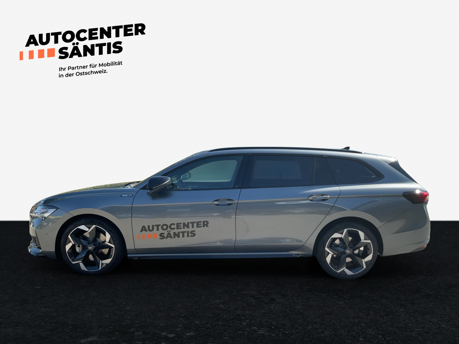SKODA Superb Combi 2.0 TDi Sportline 4x4 DSG-image-2