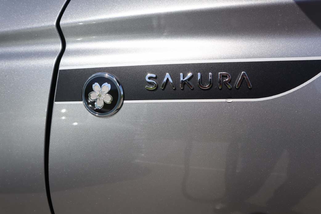 SUZUKI Swift 1.2 Sakura Top Hybrid 4x4-image-6