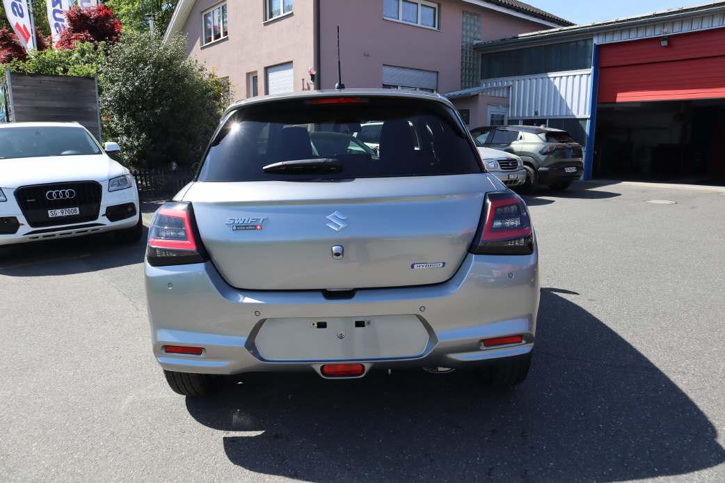SUZUKI Swift 1.2 Sakura Top Hybrid 4x4-image-3