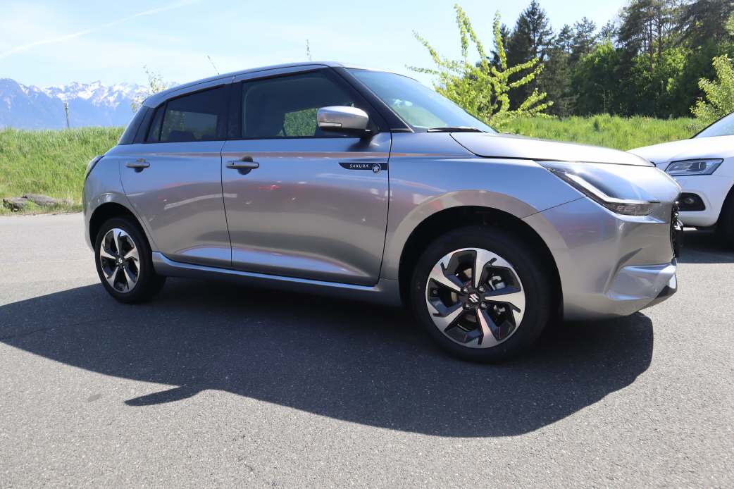 SUZUKI Swift 1.2 Sakura Top Hybrid 4x4-image-2