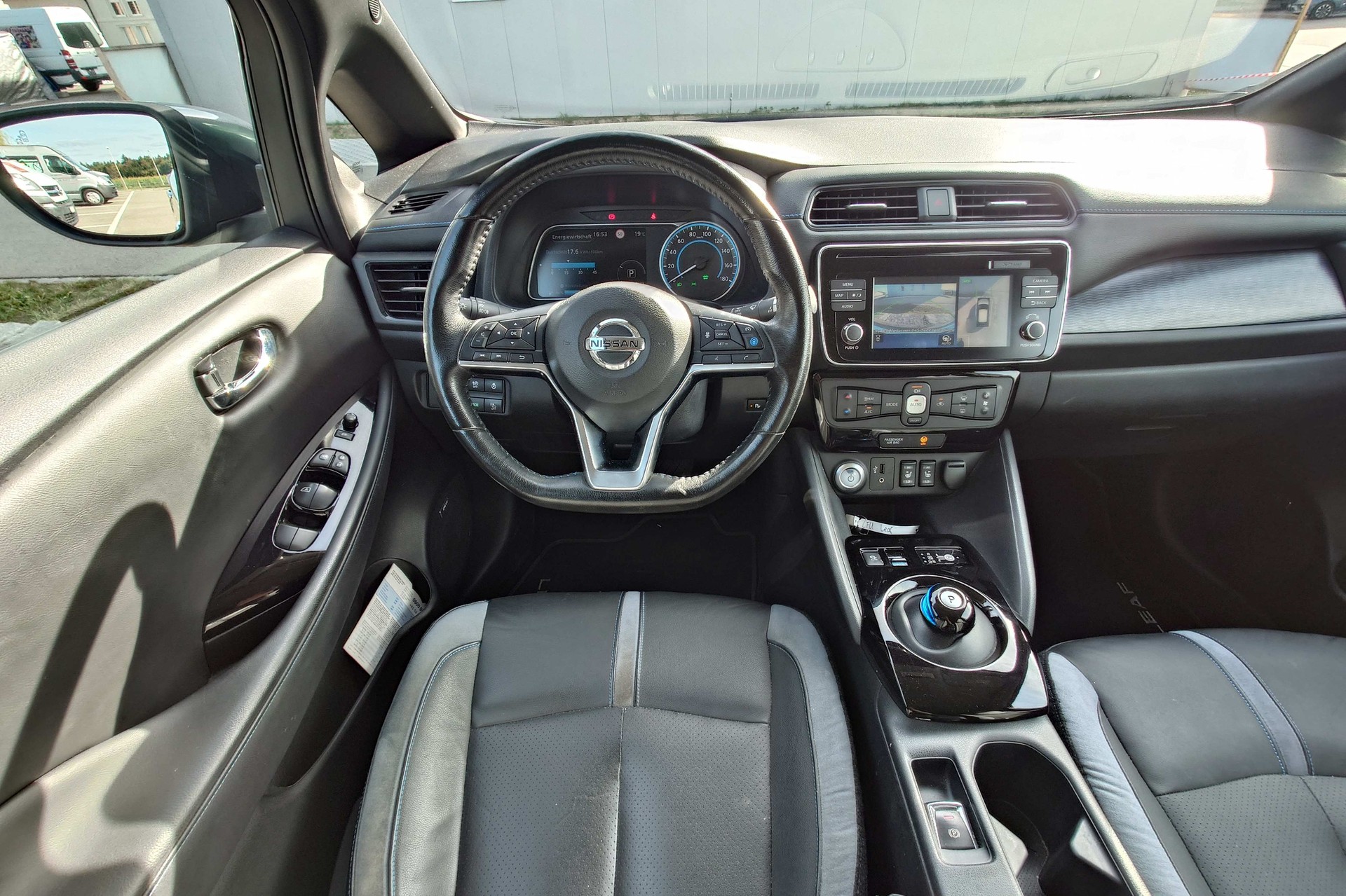 NISSAN Leaf Tekna-image-10