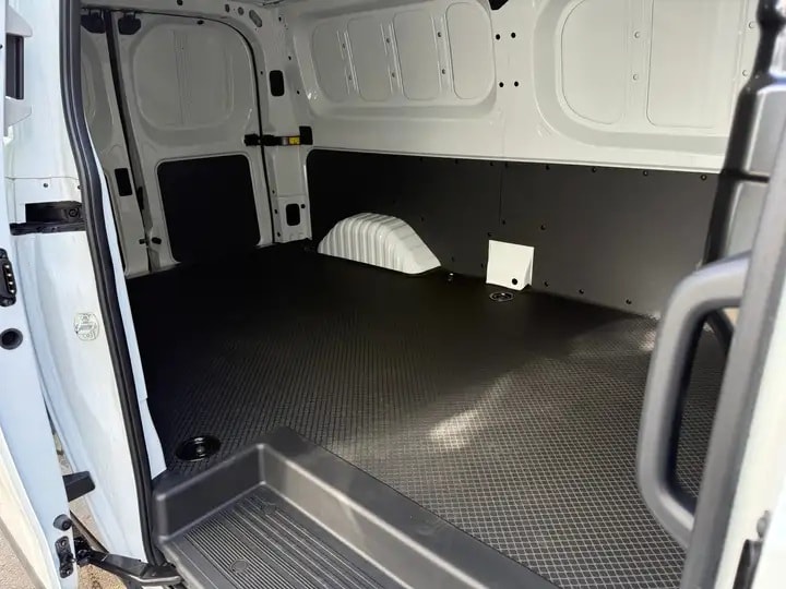 MAXUS eDeliver 7 L2 88kWh-image-3