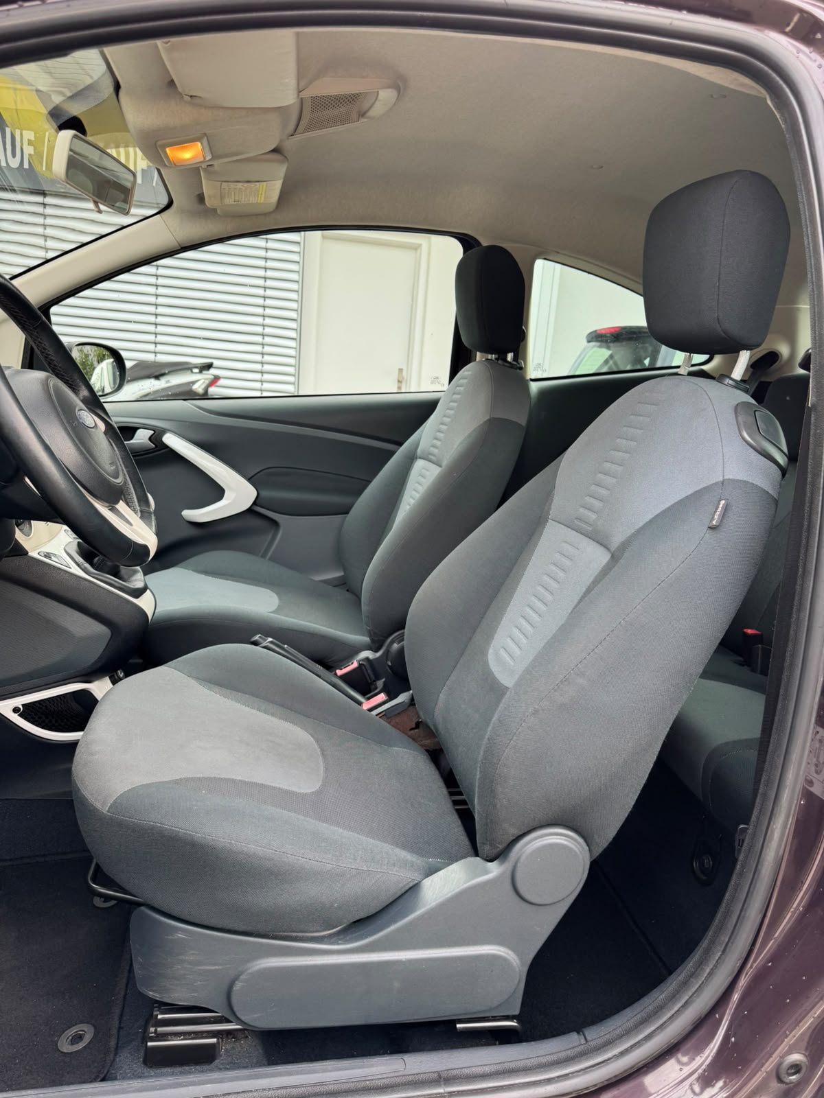 FORD KA 1.25 Ambiente-image-10