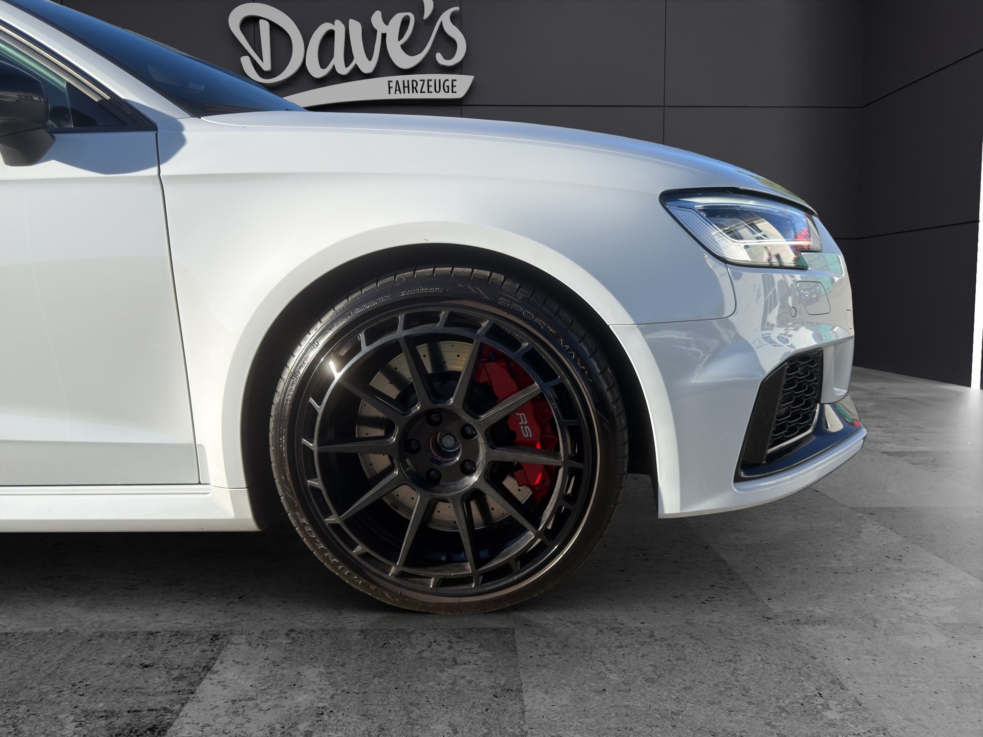 AUDI RS3 Sportback 2.5 TSI quattro S-tronic-image-8