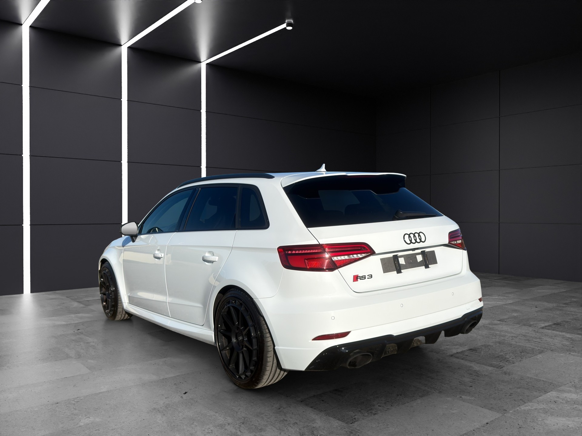 AUDI RS3 Sportback 2.5 TSI quattro S-tronic-image-2