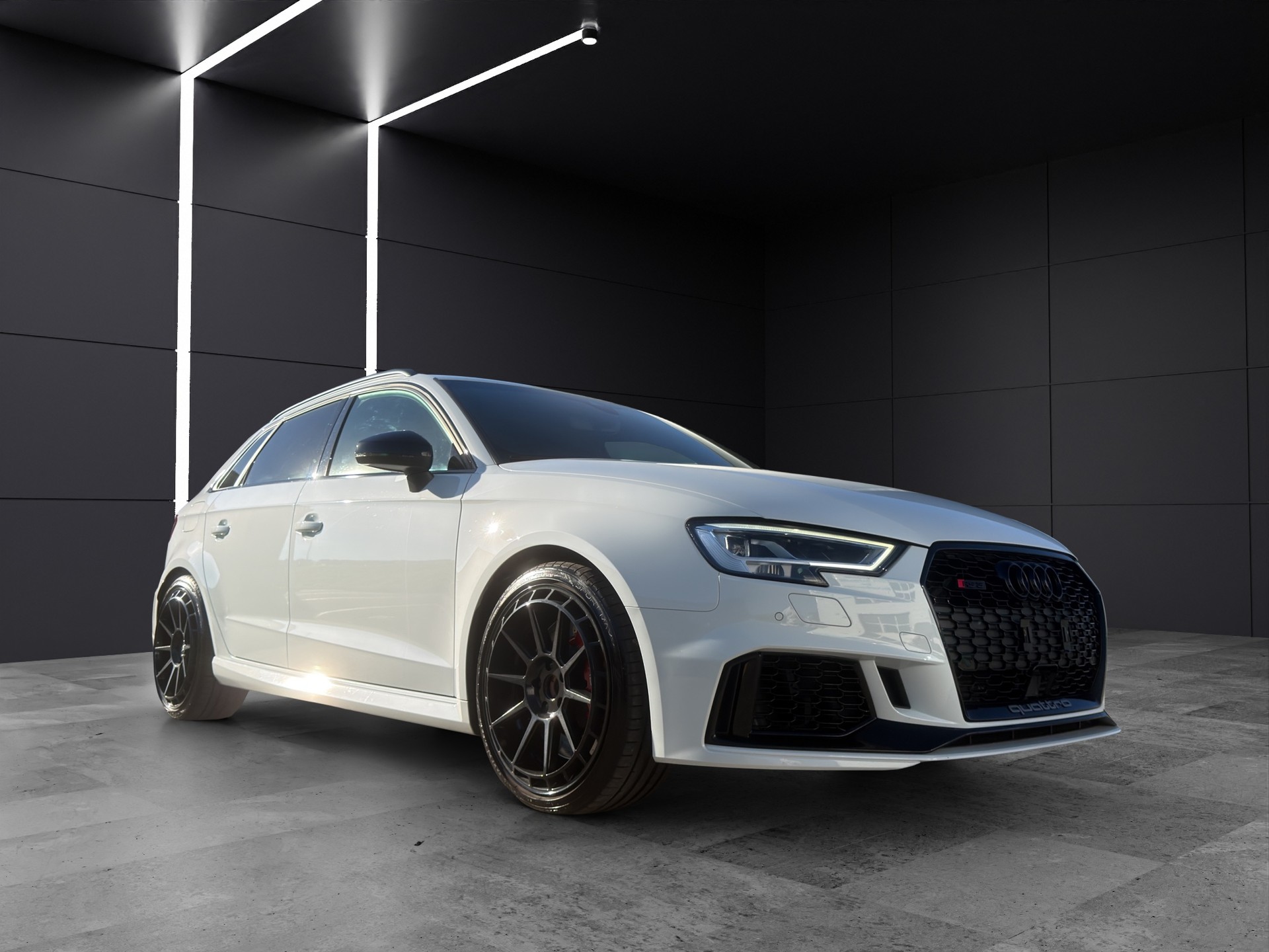 AUDI RS3 Sportback 2.5 TSI quattro S-tronic-image-6