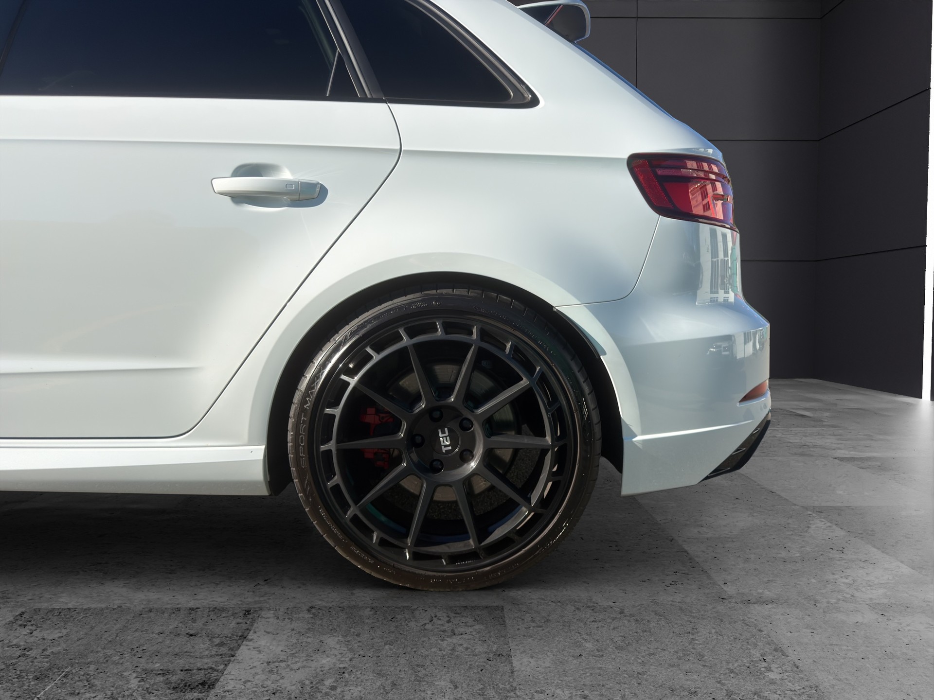 AUDI RS3 Sportback 2.5 TSI quattro S-tronic-image-10