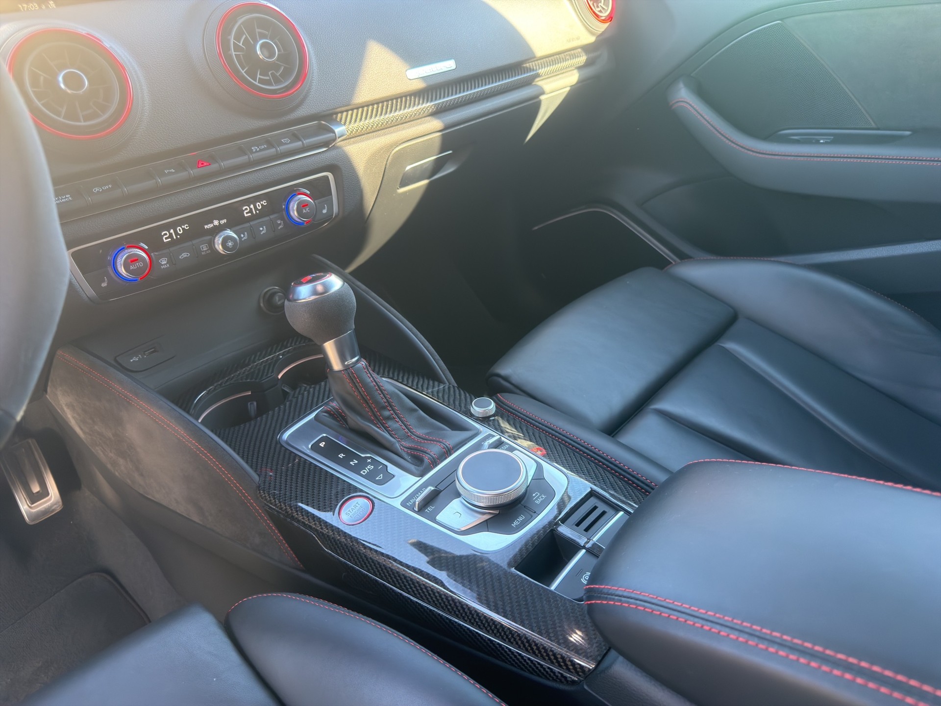 AUDI RS3 Sportback 2.5 TSI quattro S-tronic-image-14