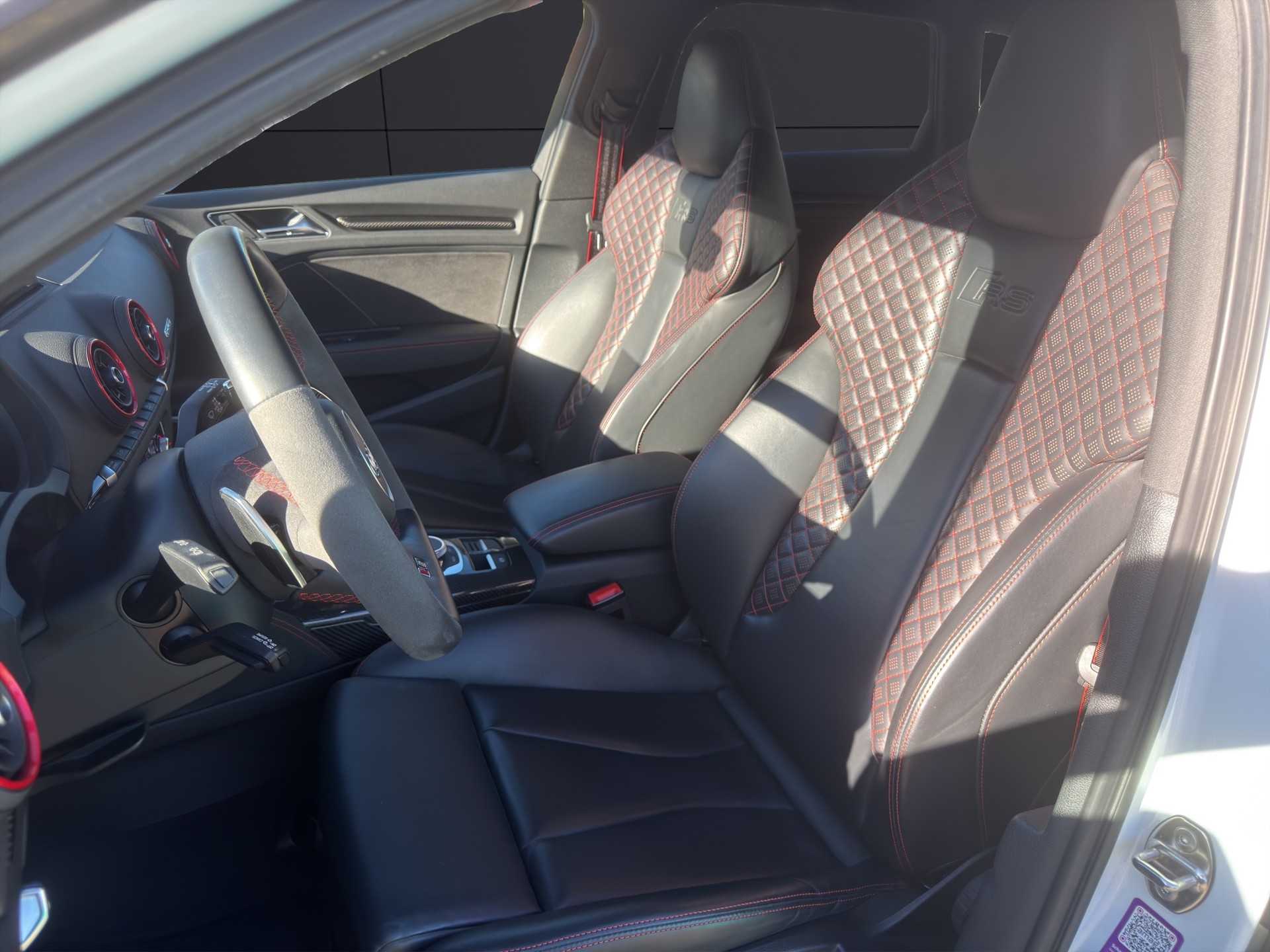 AUDI RS3 Sportback 2.5 TSI quattro S-tronic-image-13