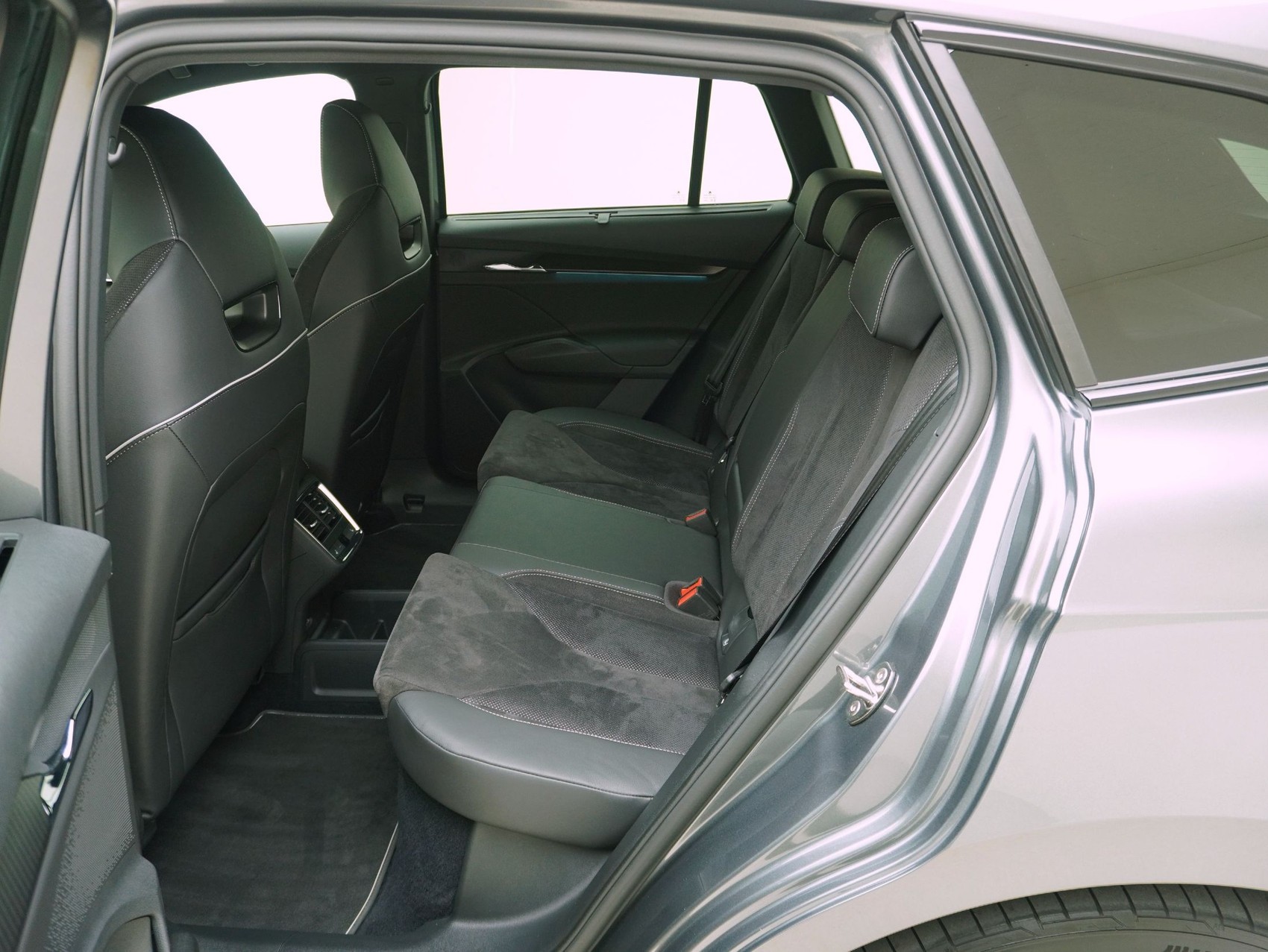 SKODA Enyaq iV 80 Sport Line-image-10
