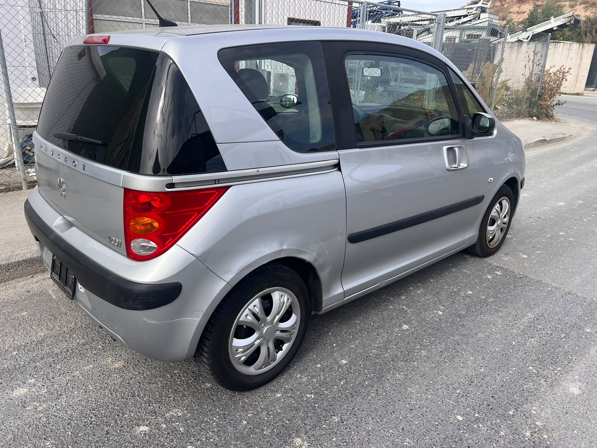 PEUGEOT 1007 1.4 Trendy-image-5