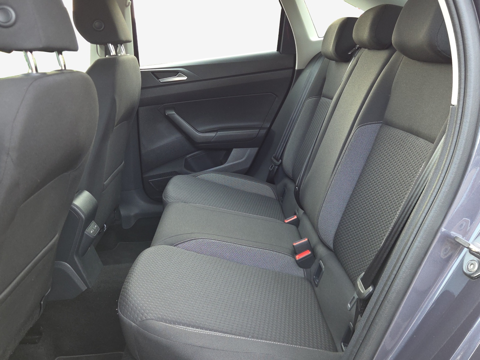 VW Taigo 1.0 TSI Life DSG-image-11