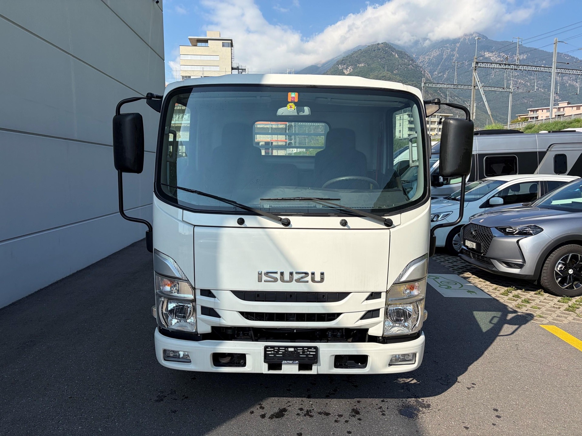 ISUZU M27 Kab.-Ch. F DR 3.0 Ddi-image-1