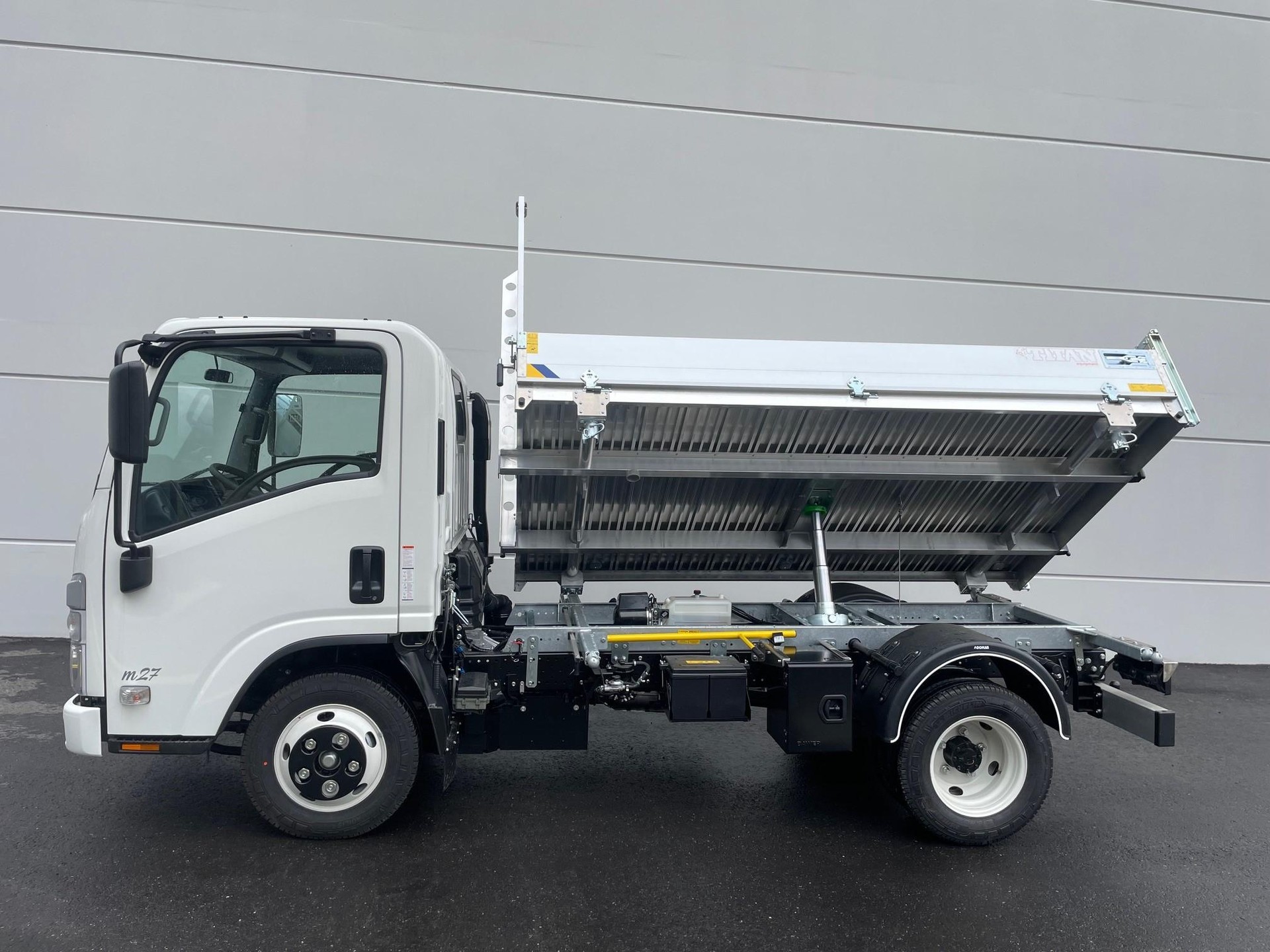 ISUZU M27 Kab.-Ch. F DR 3.0 Ddi-image-8