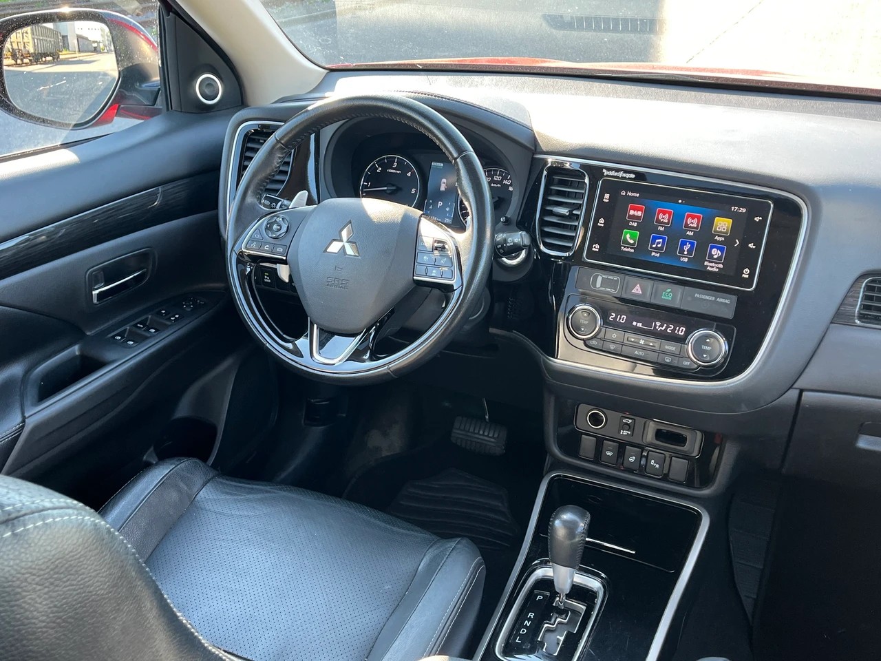 MITSUBISHI Outlander 2.2 DID Diamond 4WD Automatic-image-8