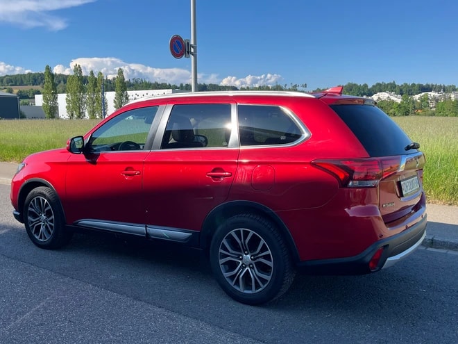 MITSUBISHI Outlander 2.2 DID Diamond 4WD Automatic-image-4