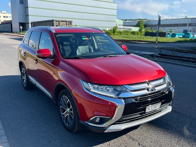 MITSUBISHI Outlander 2.2 DID Diamond 4WD Automatic-image-2