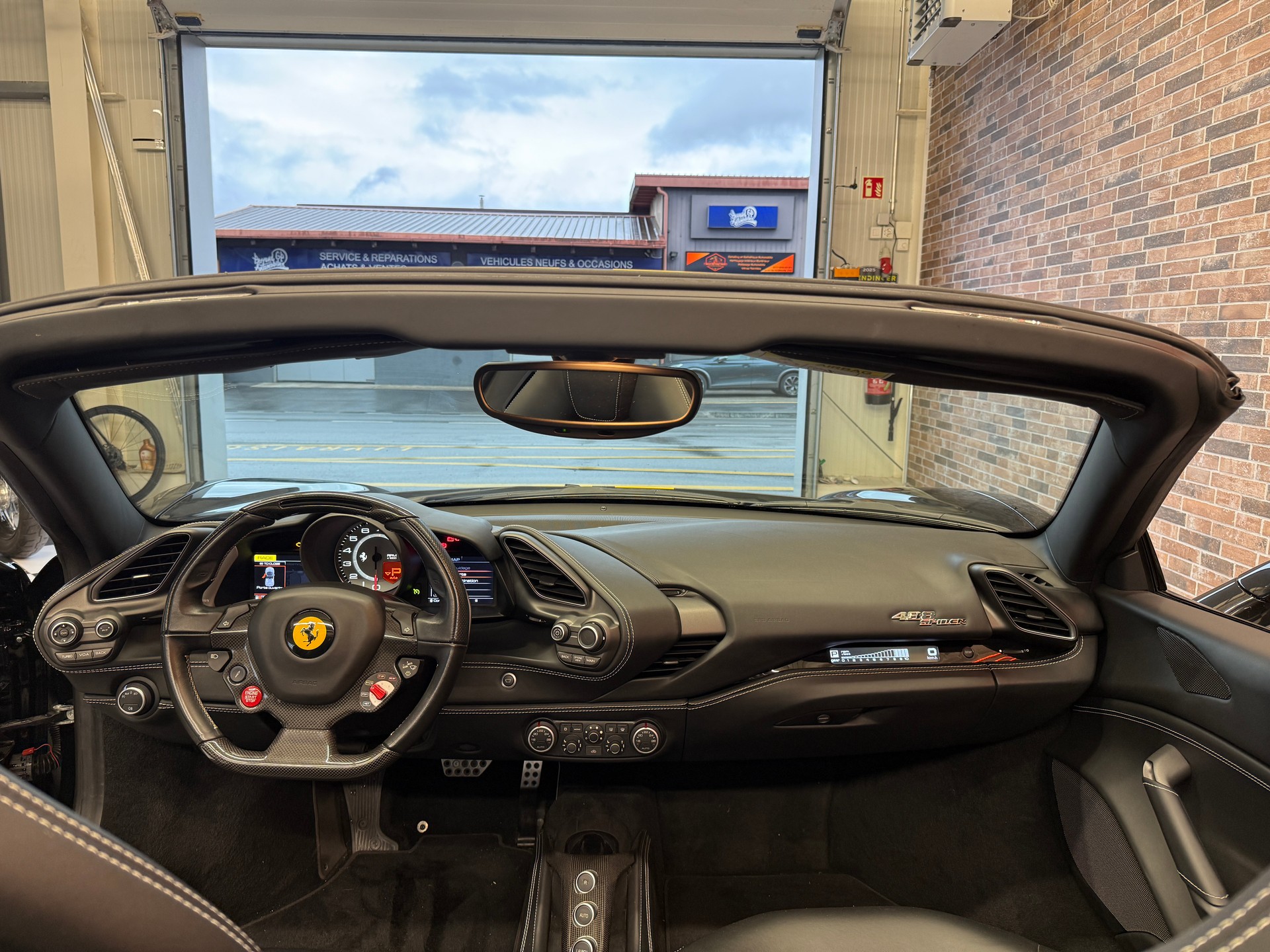 FERRARI 488 Spider 3.9 V8-image-7