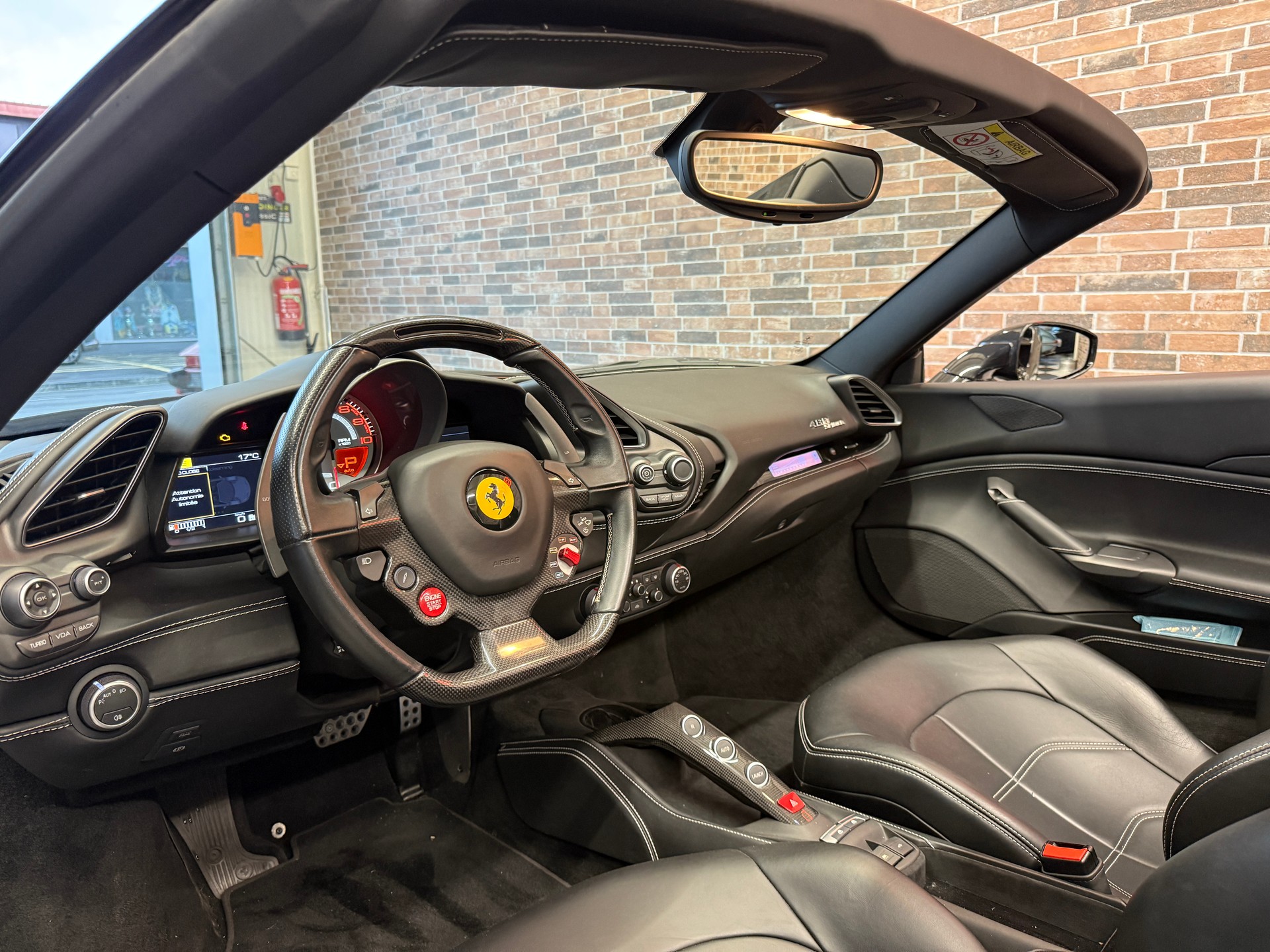 FERRARI 488 Spider 3.9 V8-image-5