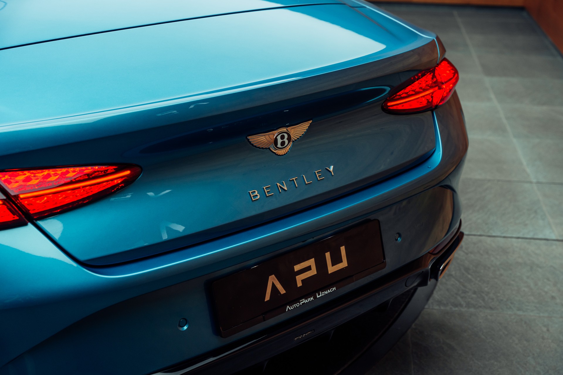 BENTLEY Continental GTC 4.0 V8 PHEV Azure Topaz Blue-image-20