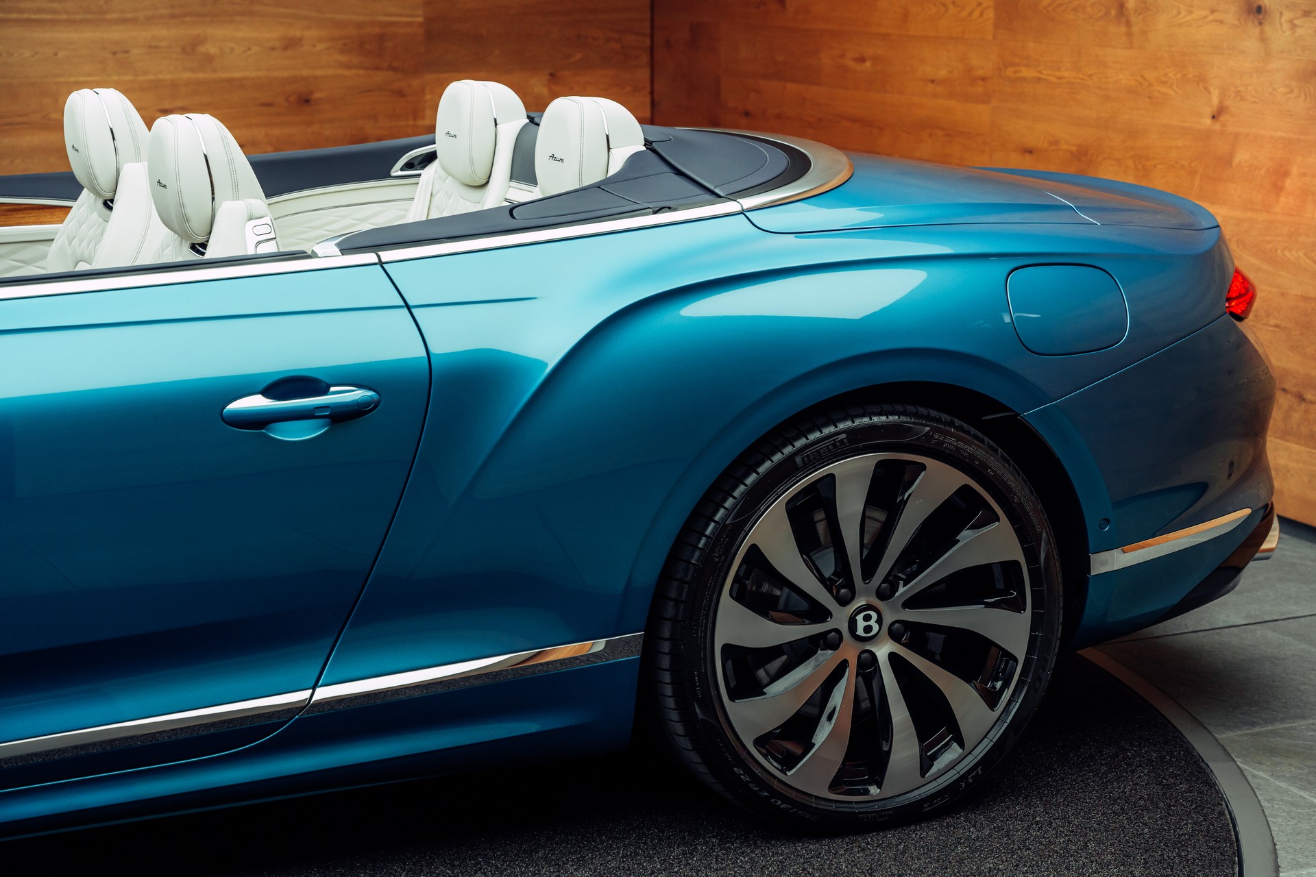 BENTLEY Continental GTC 4.0 V8 PHEV Azure Topaz Blue-image-19
