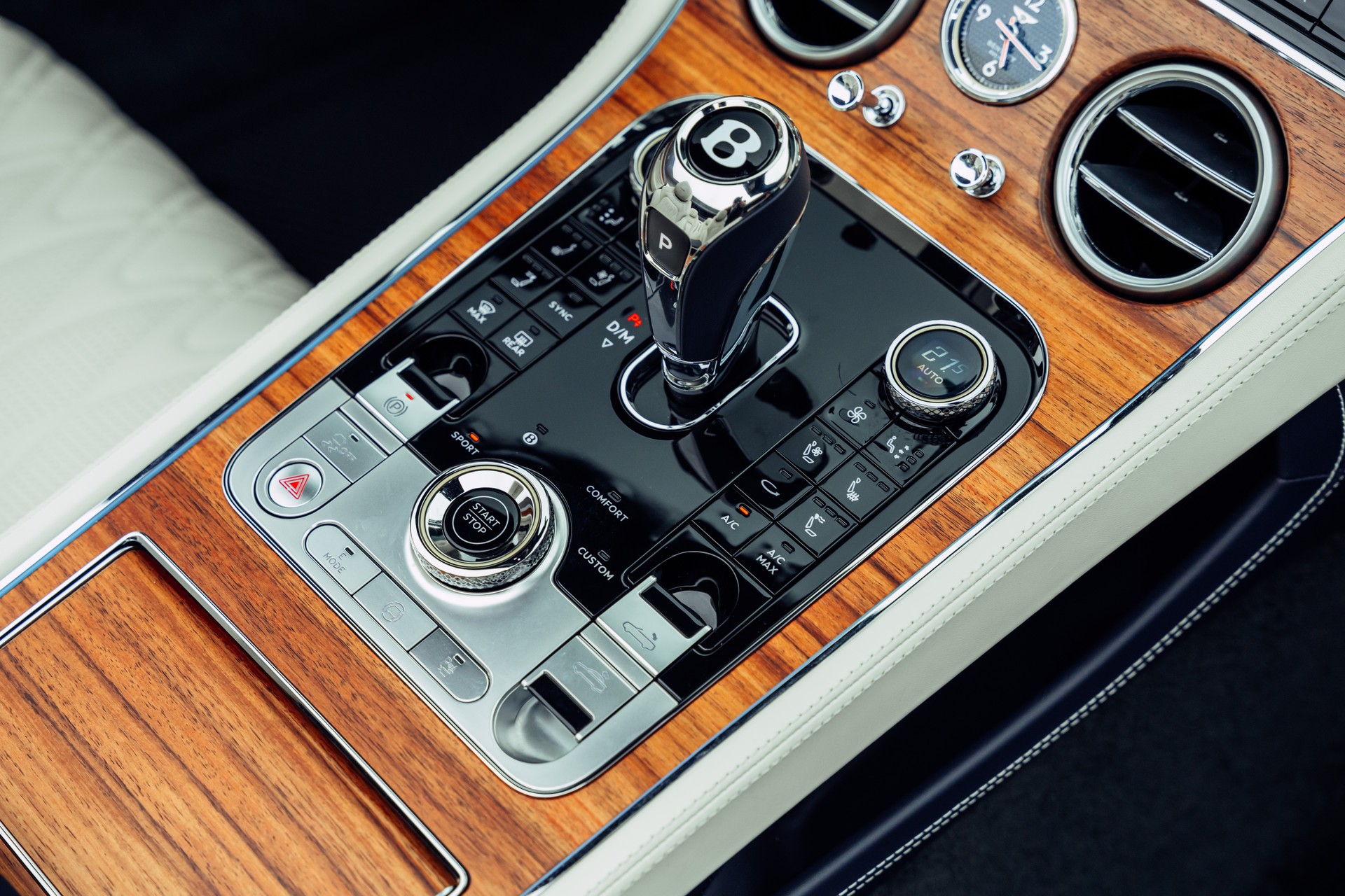 BENTLEY Continental GTC 4.0 V8 PHEV Azure Topaz Blue-image-13
