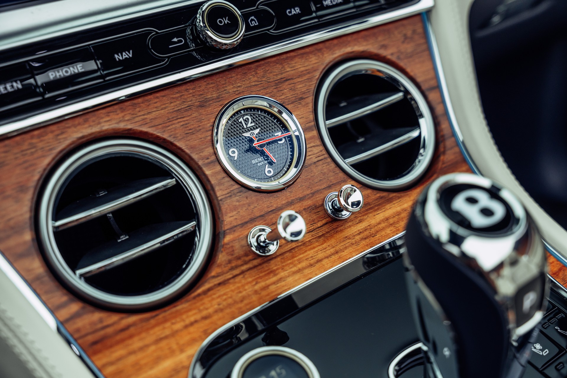 BENTLEY Continental GTC 4.0 V8 PHEV Azure Topaz Blue-image-11