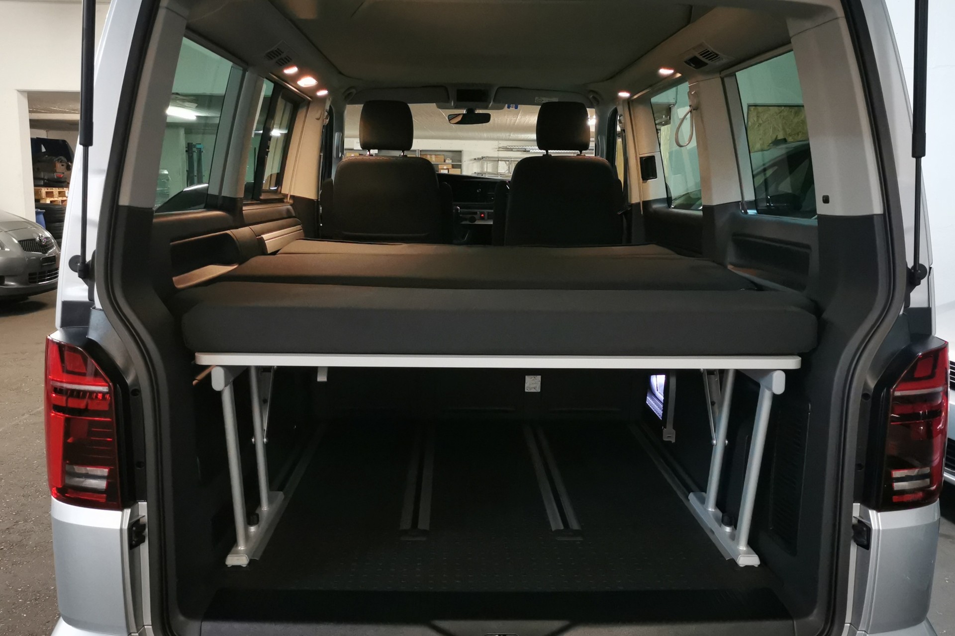 VW T6.1 California 2.0 TDI Beach Liberty 4Motion DSG-image-14