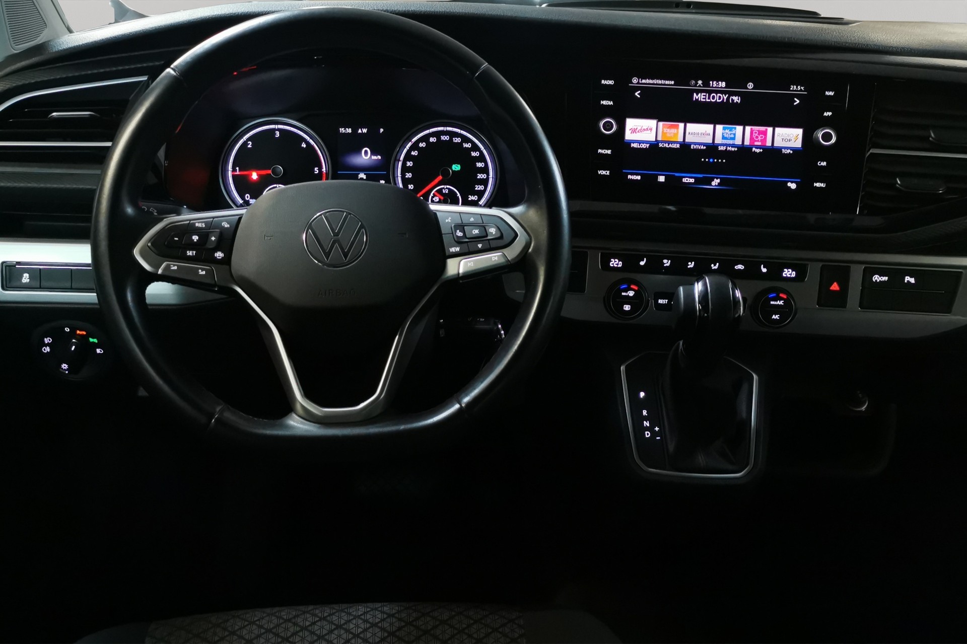 VW T6.1 California 2.0 TDI Beach Liberty 4Motion DSG-image-9
