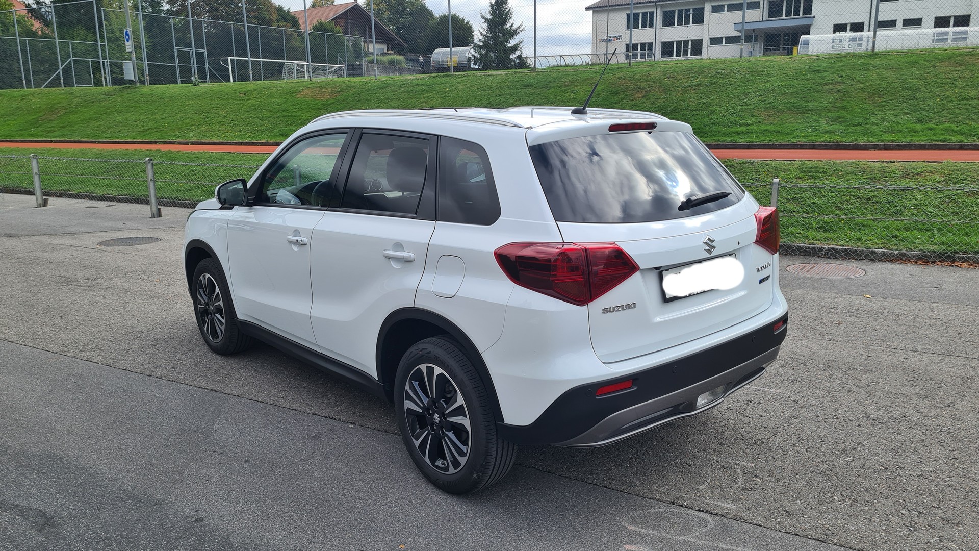 SUZUKI 1.5B Compact+ Hybrid 4x4-image-3