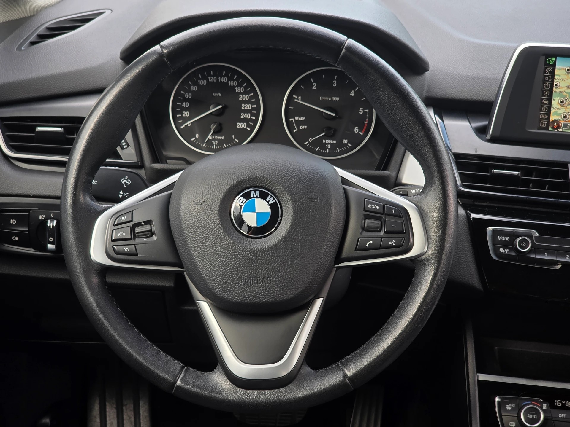 BMW 220d xDrive Active Tourer Steptronic * CH-Fahrzeug * Frisch ab MFK *-image-11