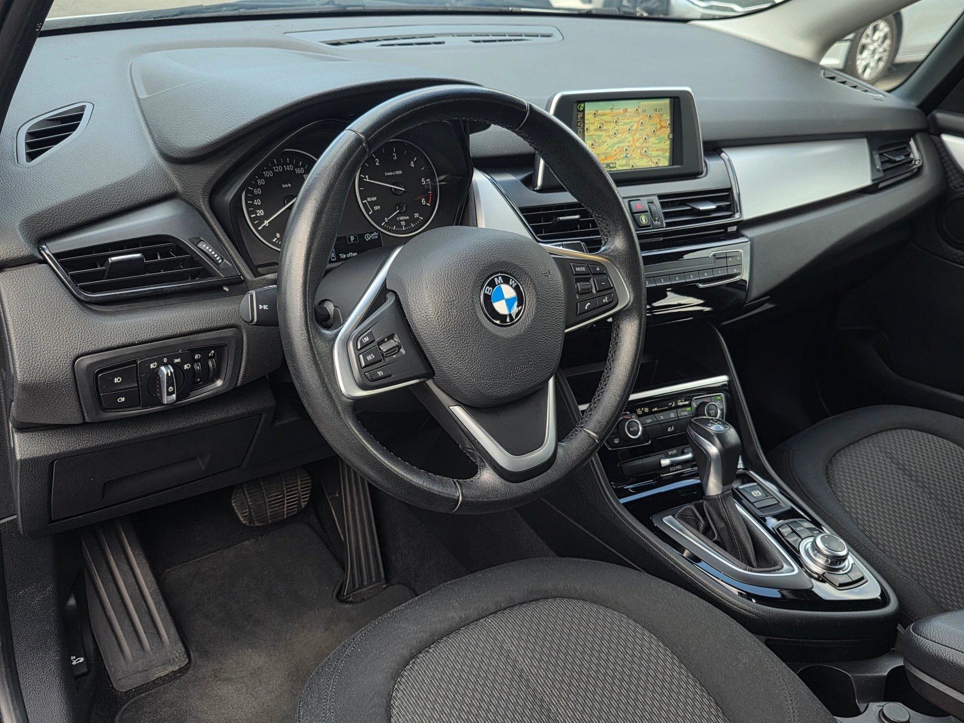 BMW 220d xDrive Active Tourer Steptronic * CH-Fahrzeug * Frisch ab MFK *-image-7