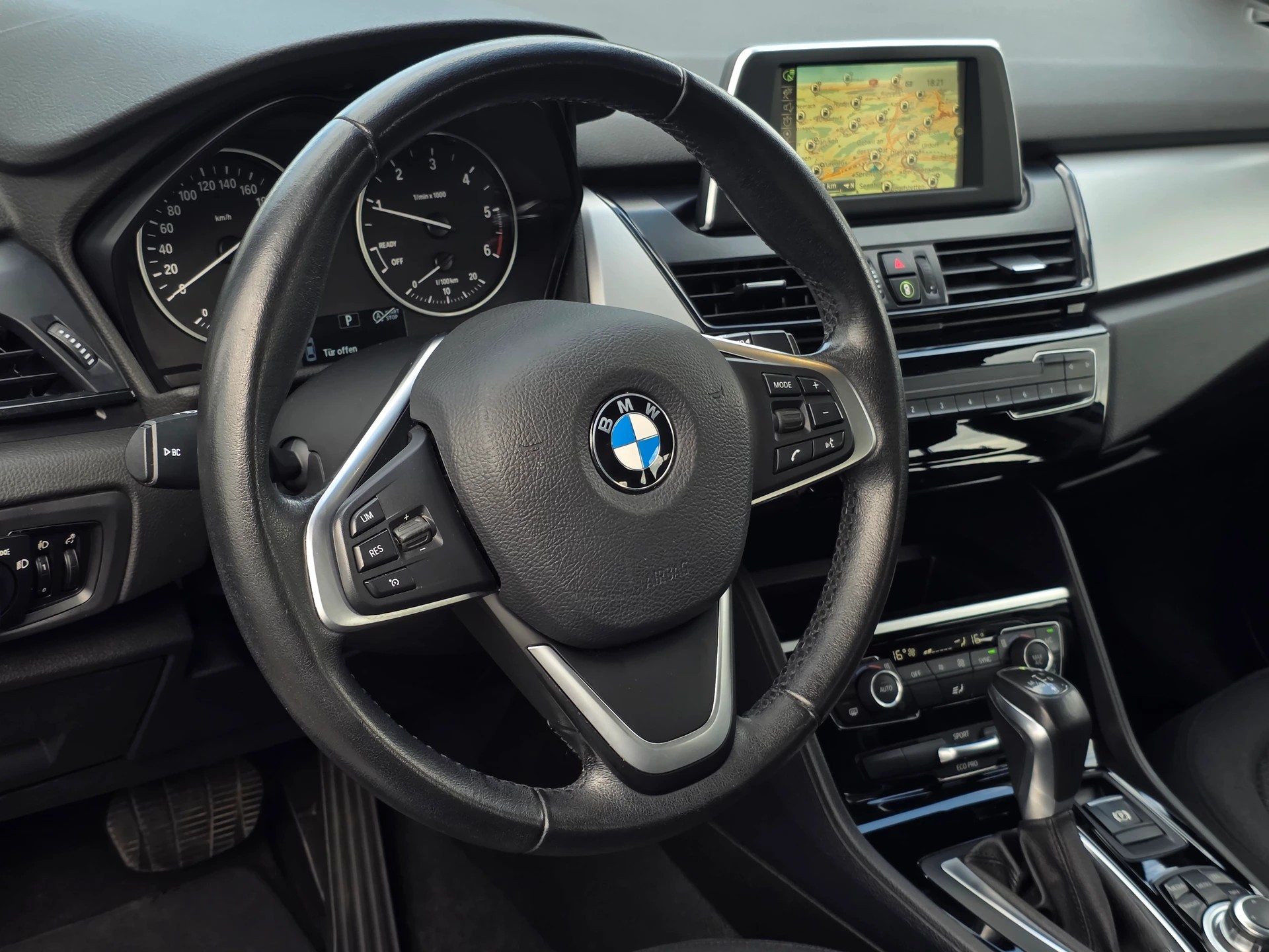 BMW 220d xDrive Active Tourer Steptronic * CH-Fahrzeug * Frisch ab MFK *-image-8