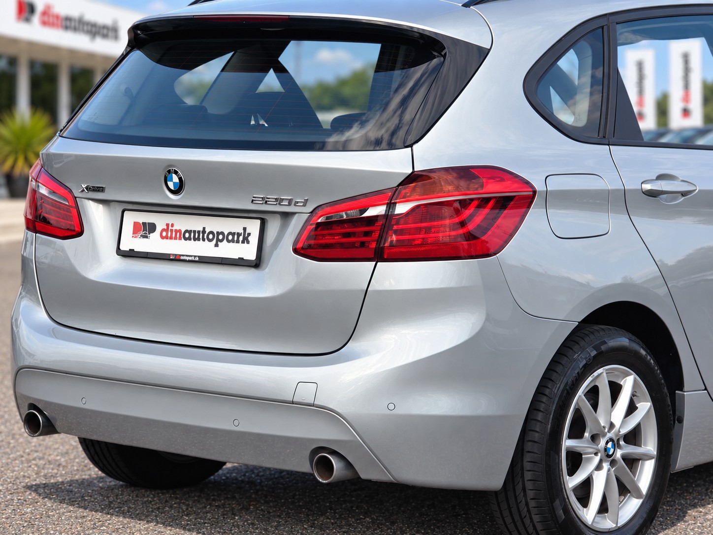 BMW 220d xDrive Active Tourer Steptronic * CH-Fahrzeug * Frisch ab MFK *-image-2