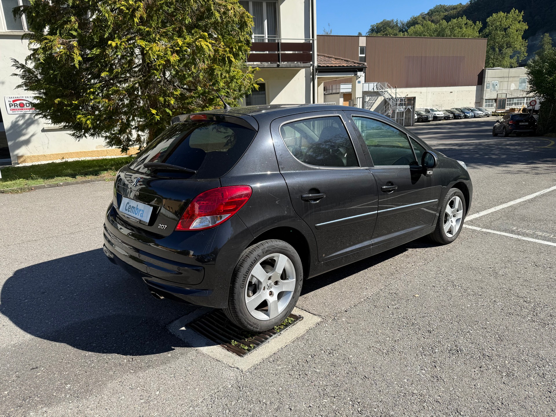 PEUGEOT 207 1.6 16V Swiss Edition-image-6