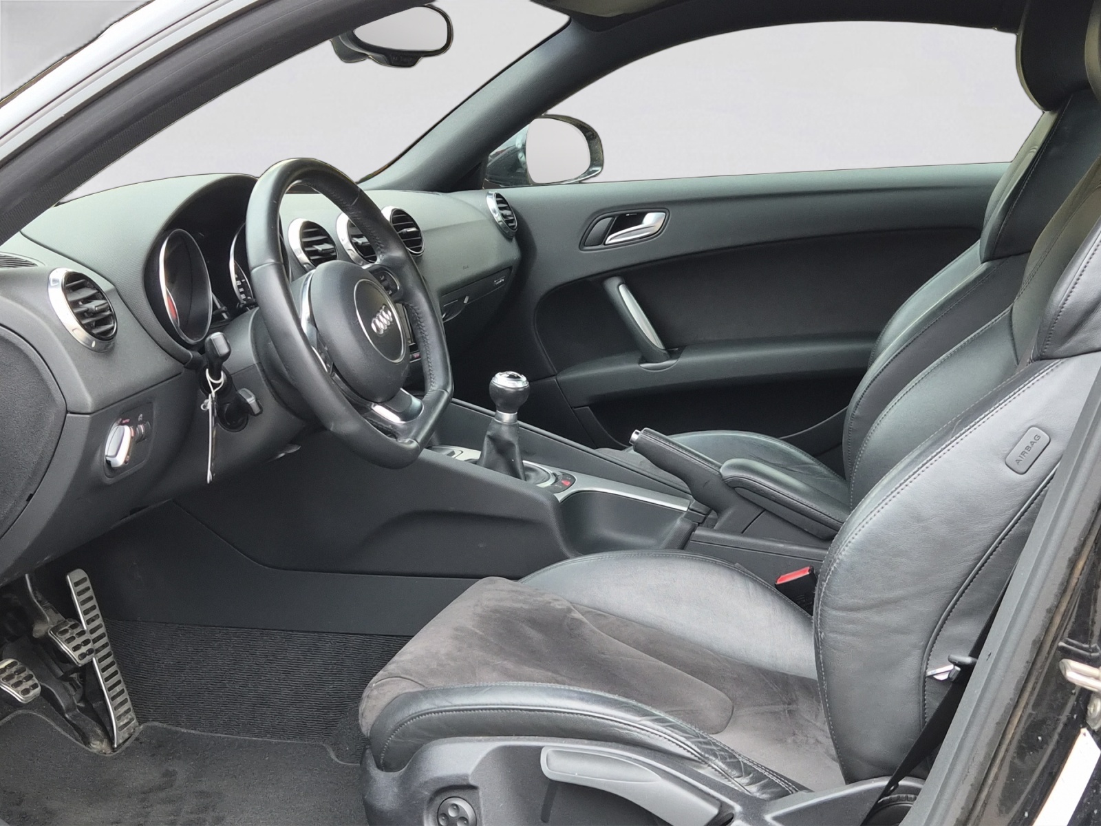 AUDI TT Coupé 2.0 TDI quattro-image-6
