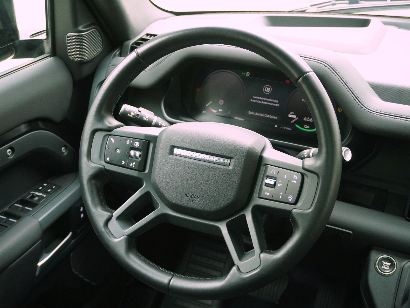 LAND ROVER Defender 2.0 P400e X-Dynamic SE-image-12