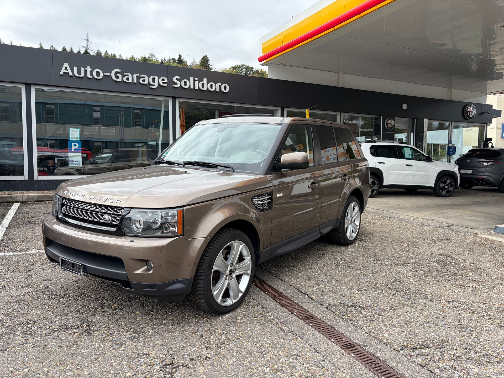 LAND ROVER Range Rover Sport 3.0 TDV6 HSE Automatic-image-0
