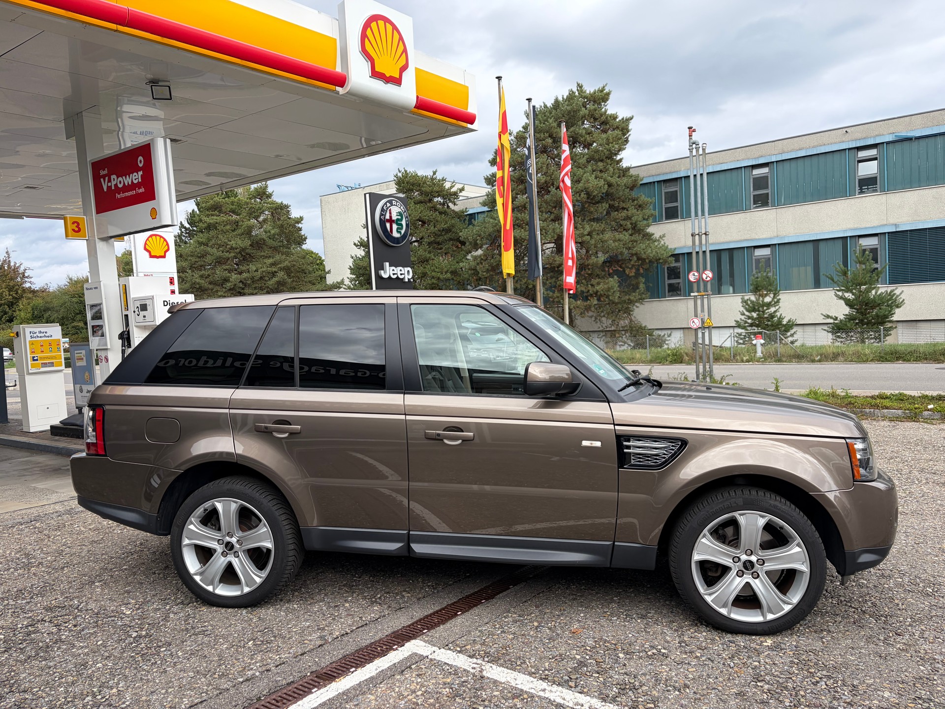 LAND ROVER Range Rover Sport 3.0 TDV6 HSE Automatic-image-9