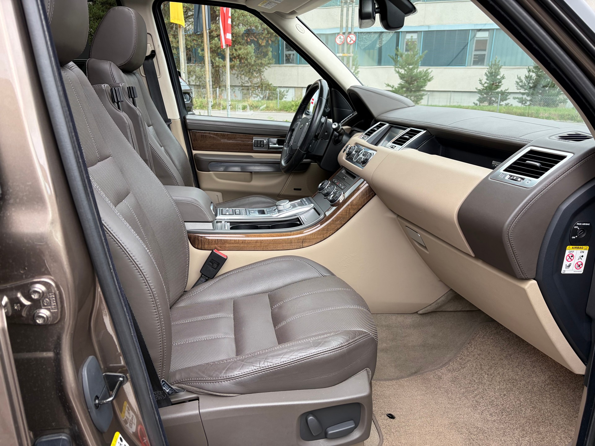 LAND ROVER Range Rover Sport 3.0 TDV6 HSE Automatic-image-7